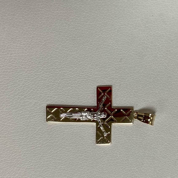 14K Gold Jesus Crucifix Cross Religious Pendant - Picture 6 of 10